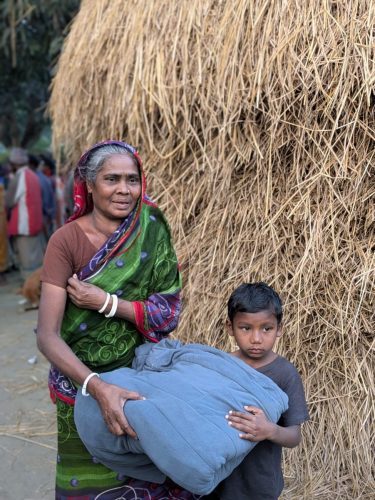 শীতার্তদের পাশে ভিকারুননিসা অ‍্যালামনাই অ‍্যাসোসিয়েশন ২০২৬ 14